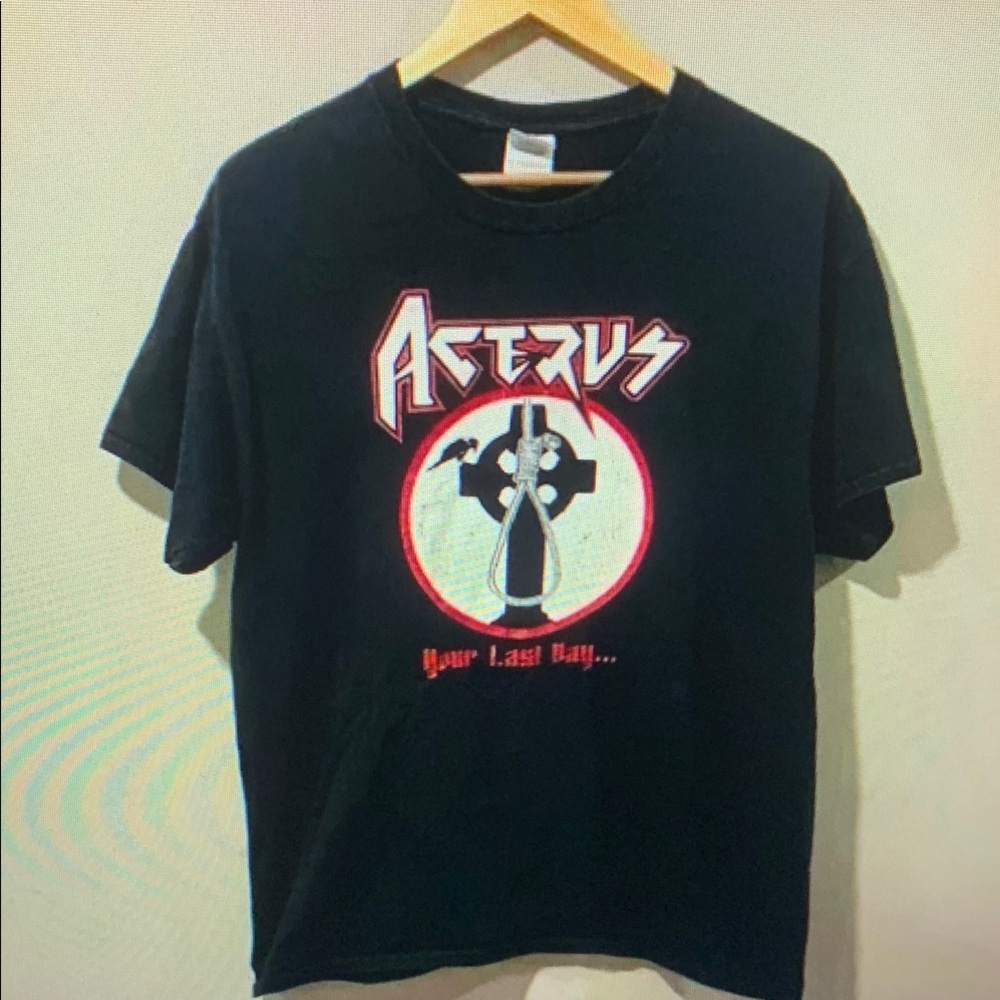 Acer Black Graphic Tee - Short Sleeve